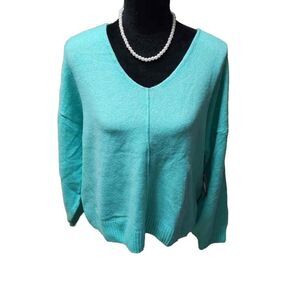 NWT Vince Camuto Large Aqua V Neck Sweater